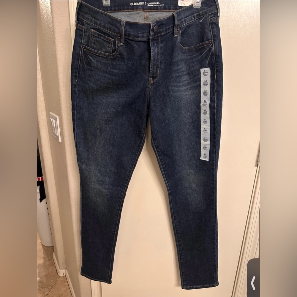 Old Navy jeans size 12 ( Two Pairs for $30)
